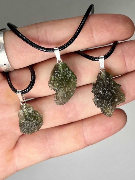 Colgante de Moldavita